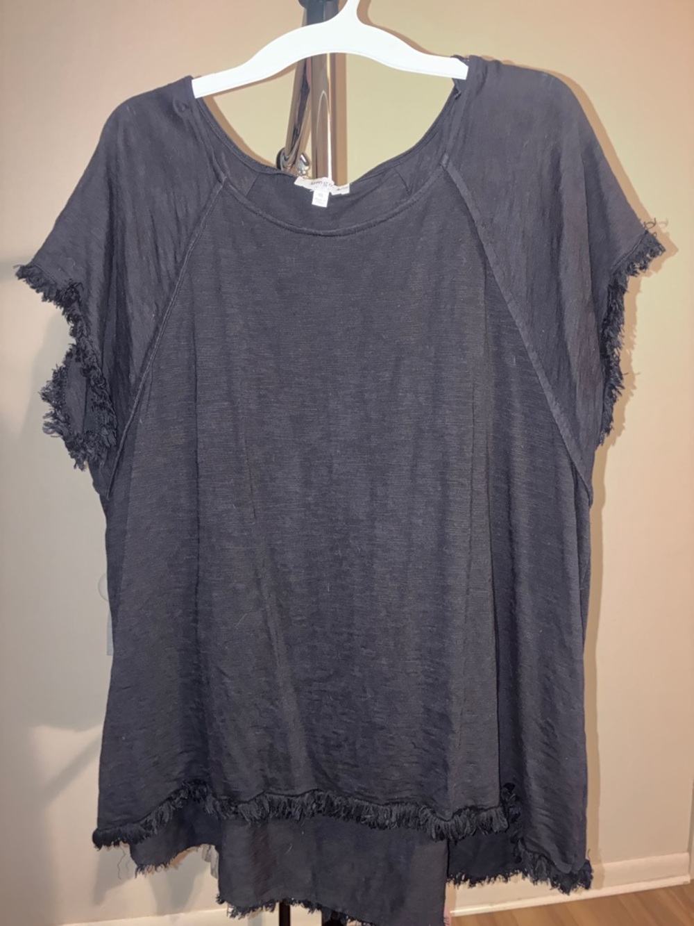 Umgee Black Frayed Short Sleeve Tee